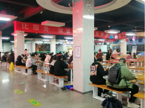 双腿中间被吸到发软的感觉