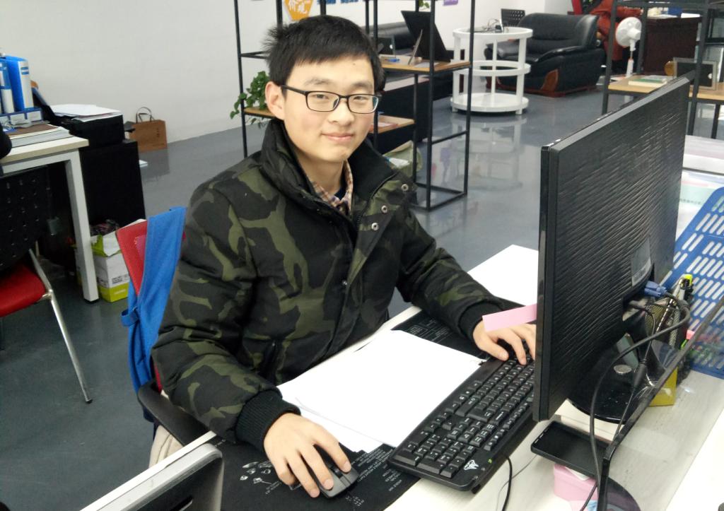 双腿中间被吸到发软的感觉