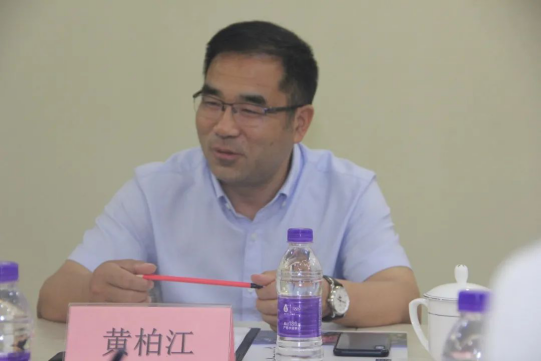 双腿中间被吸到发软的感觉