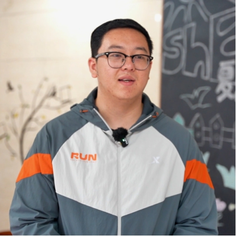 双腿中间被吸到发软的感觉