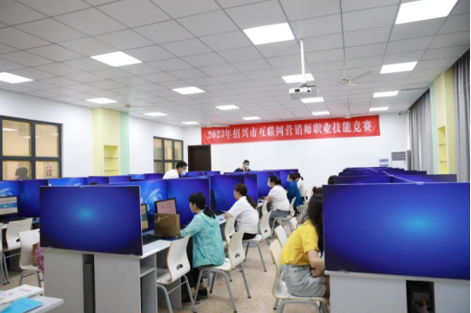 双腿中间被吸到发软的感觉