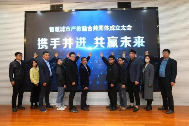 双腿中间被吸到发软的感觉