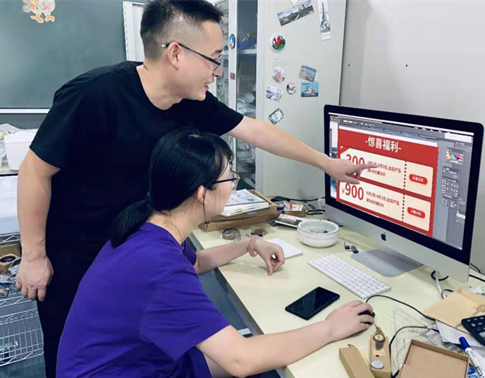 双腿中间被吸到发软的感觉