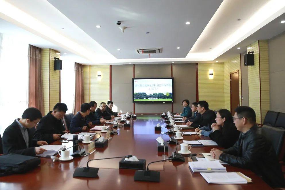 双腿中间被吸到发软的感觉