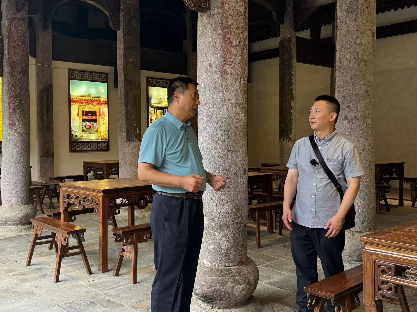 双腿中间被吸到发软的感觉