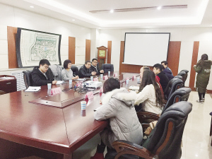 双腿中间被吸到发软的感觉