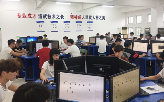双腿中间被吸到发软的感觉