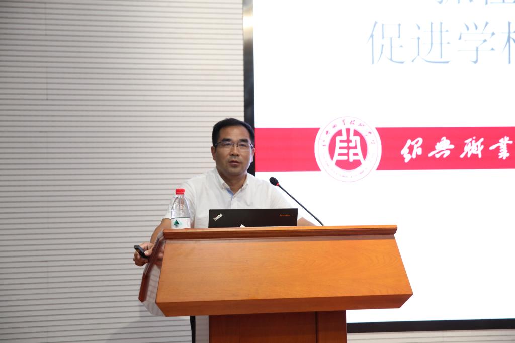 双腿中间被吸到发软的感觉