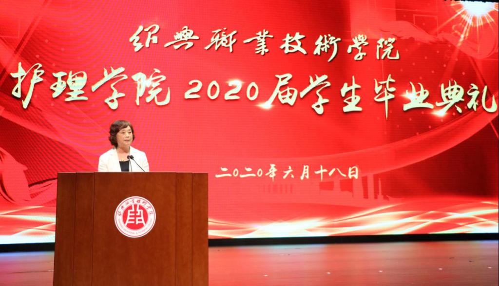 双腿中间被吸到发软的感觉