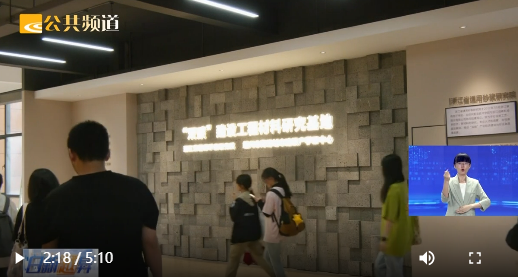 双腿中间被吸到发软的感觉