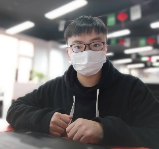 双腿中间被吸到发软的感觉