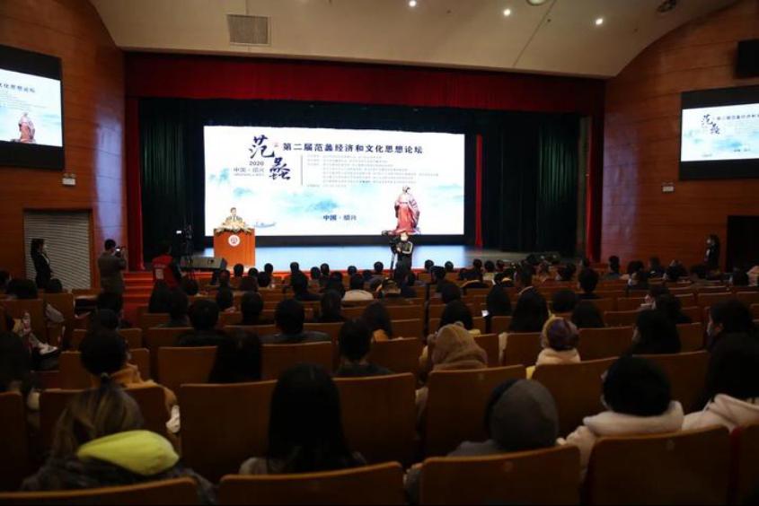 双腿中间被吸到发软的感觉
