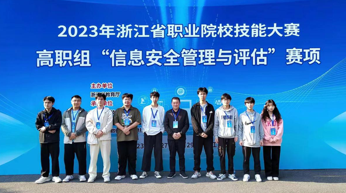 双腿中间被吸到发软的感觉