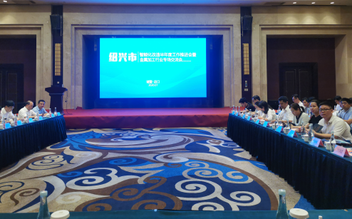 双腿中间被吸到发软的感觉