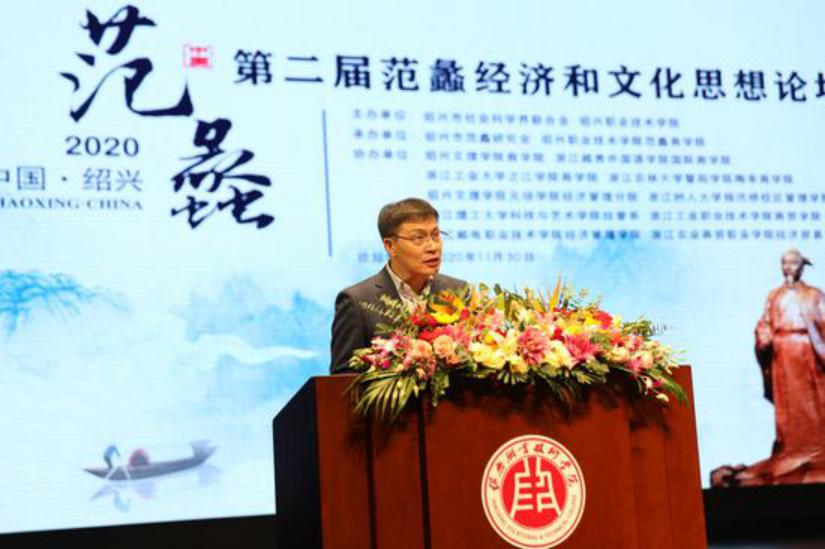 双腿中间被吸到发软的感觉