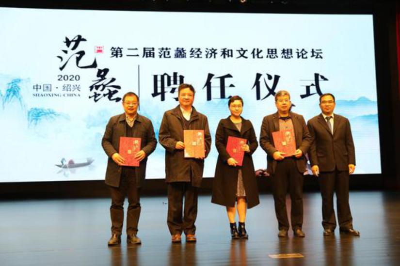 双腿中间被吸到发软的感觉