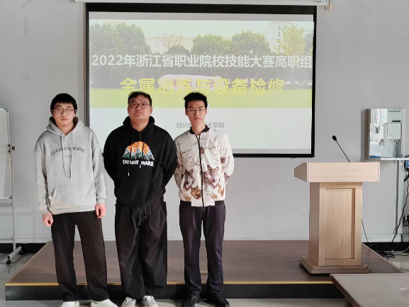 双腿中间被吸到发软的感觉