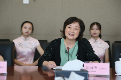 双腿中间被吸到发软的感觉