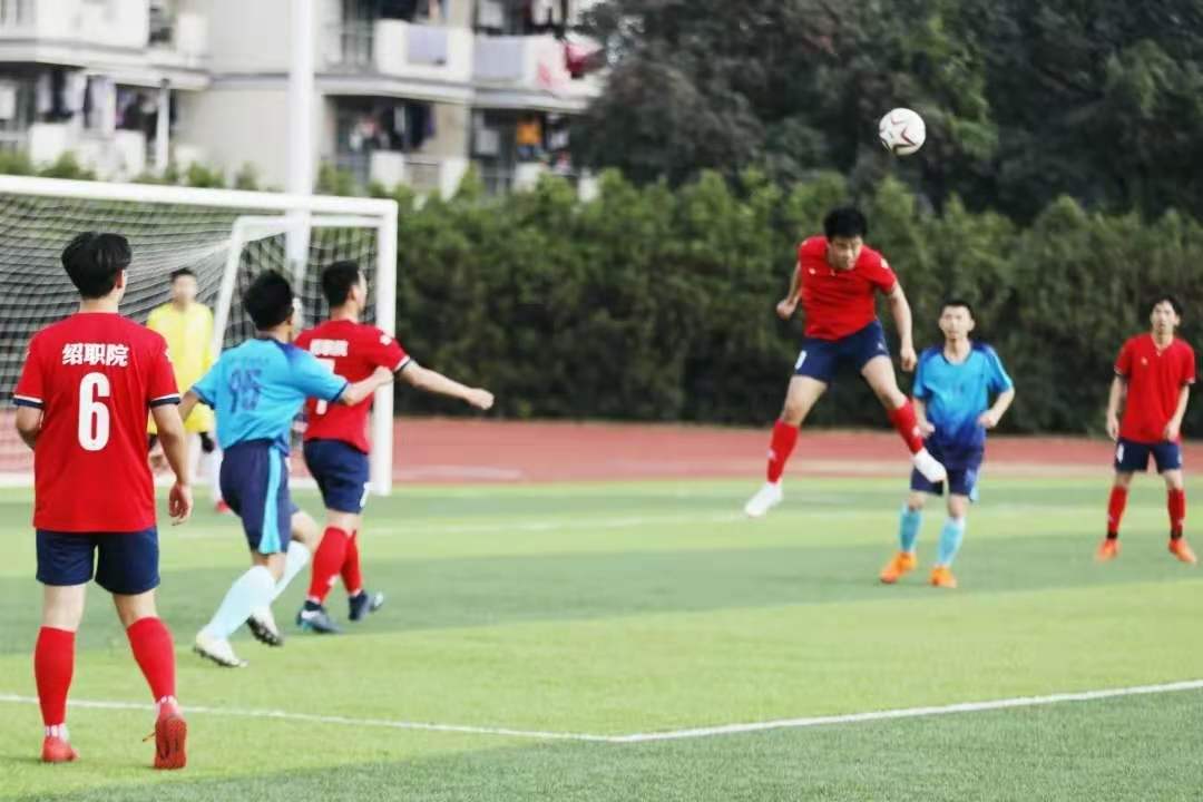 双腿中间被吸到发软的感觉