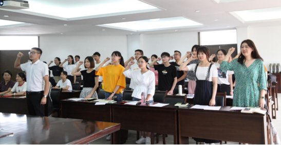 双腿中间被吸到发软的感觉